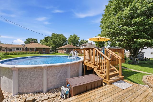 919 8th Street, De Witt, IA 52472