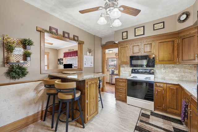 919 8th Street, De Witt, IA 52472