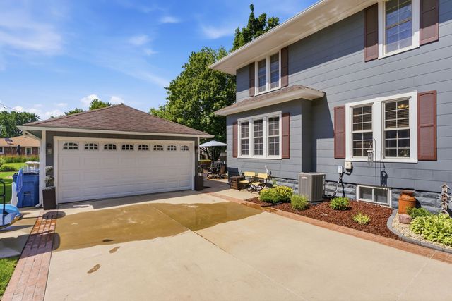 919 8th Street, De Witt, IA 52472