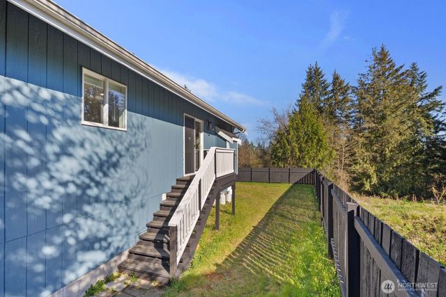 61 E Channel Drive, Allyn, WA 98524