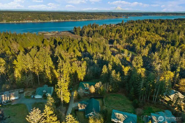 61 E Channel Drive, Allyn, WA 98524