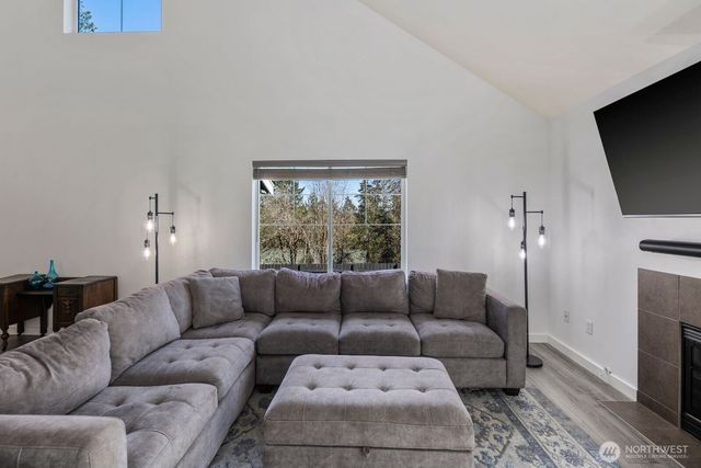 61 E Channel Drive, Allyn, WA 98524
