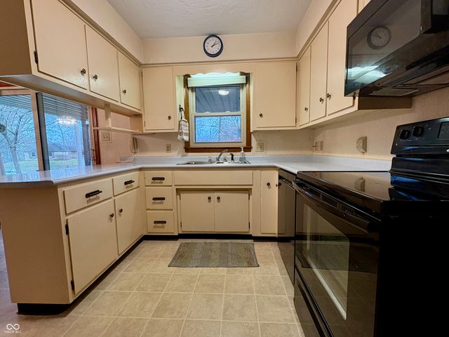 1521 Daleville Avenue, Anderson, IN 46012