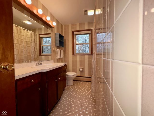 1521 Daleville Avenue, Anderson, IN 46012