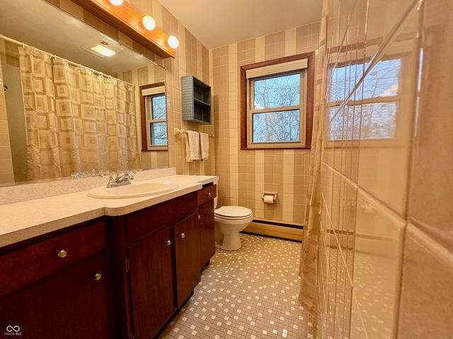 1521 Daleville Avenue, Anderson, IN 46012