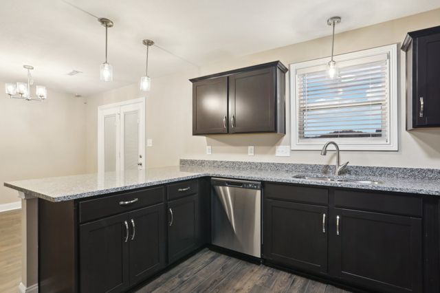 954 Tufnel Dr, Clarksville, TN 37040