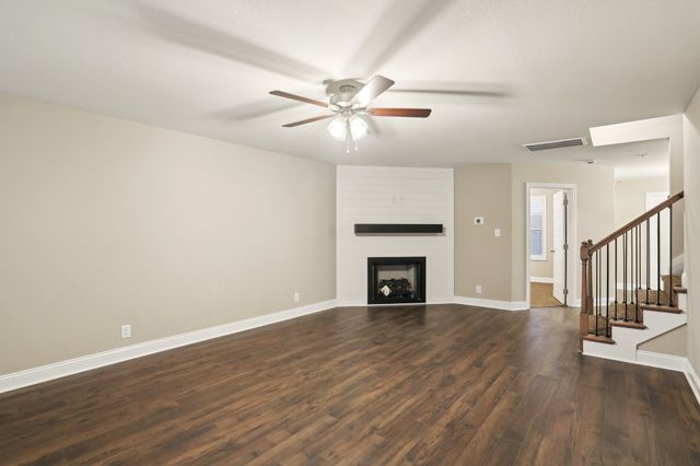 954 Tufnel Dr, Clarksville, TN 37040