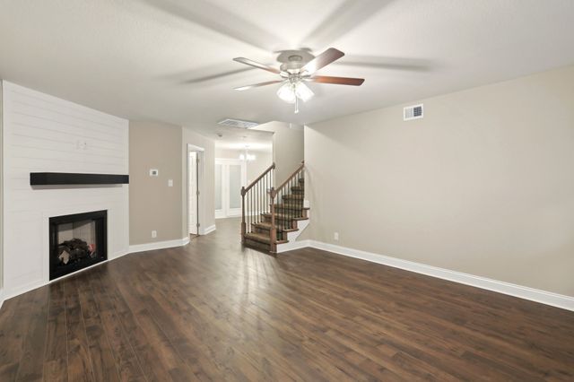 954 Tufnel Dr, Clarksville, TN 37040