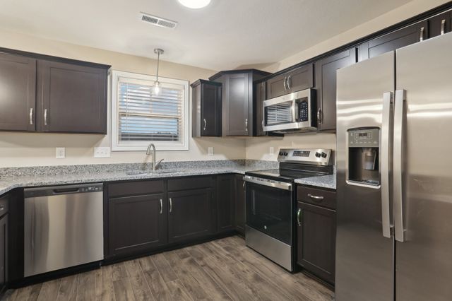 954 Tufnel Dr, Clarksville, TN 37040