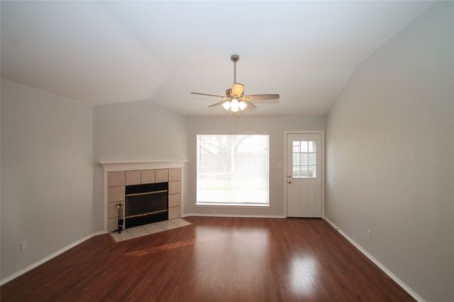 824 Dixon Lane, Denton, TX 76207