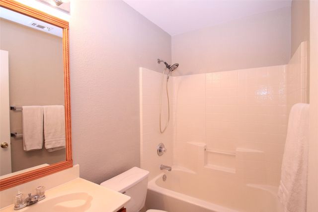 824 Dixon Lane, Denton, TX 76207