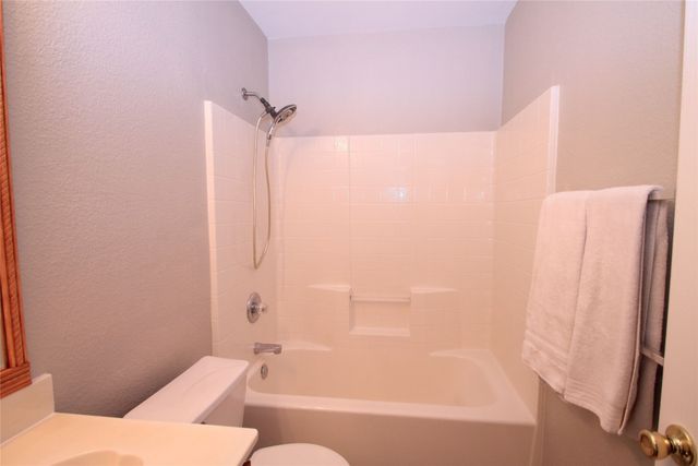 824 Dixon Lane, Denton, TX 76207