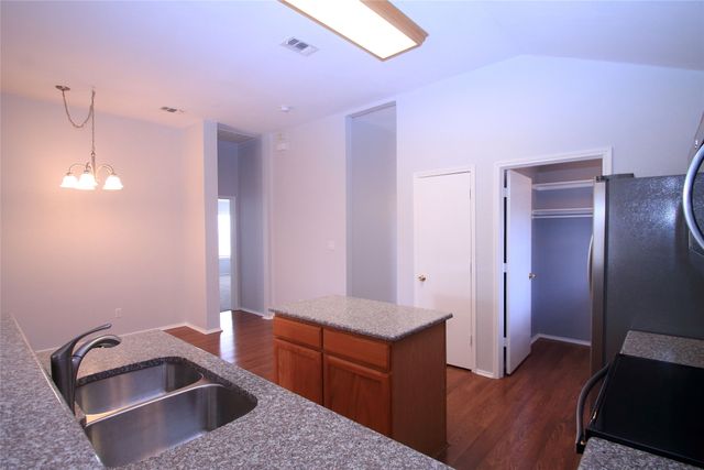 824 Dixon Lane, Denton, TX 76207