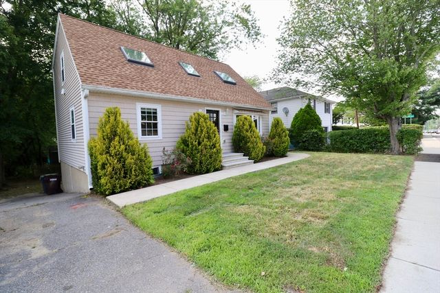 329 Bridge St, Dedham, MA 02026