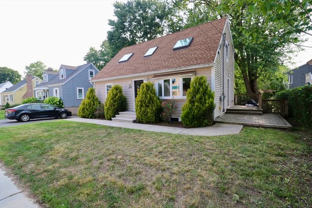 329 Bridge St, Dedham, MA 02026