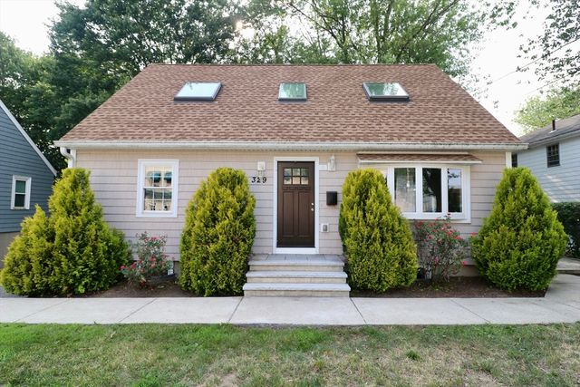 329 Bridge St, Dedham, MA 02026