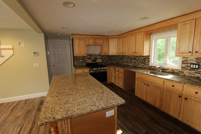 329 Bridge St, Dedham, MA 02026