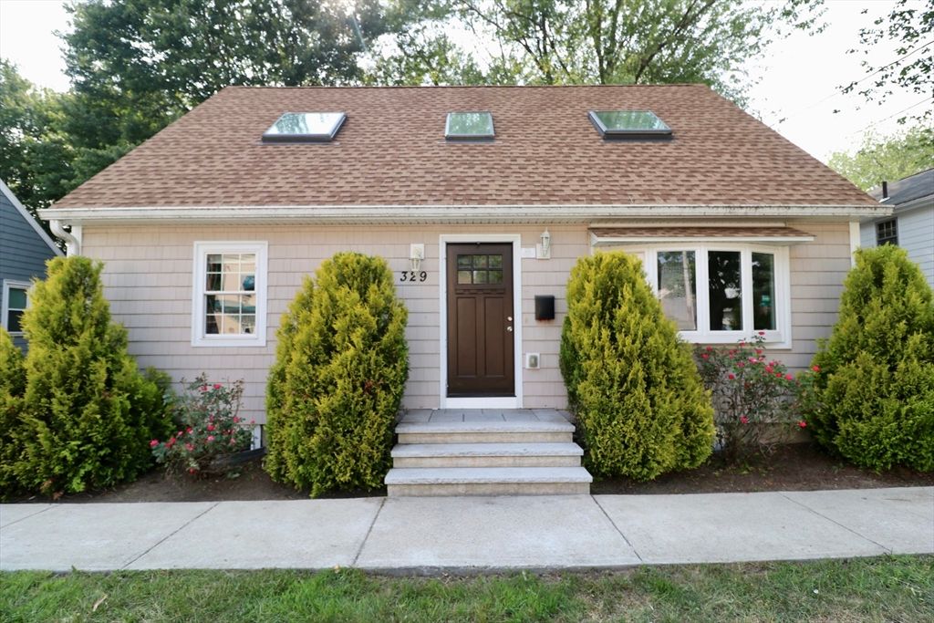 329 Bridge St, Dedham, MA 02026