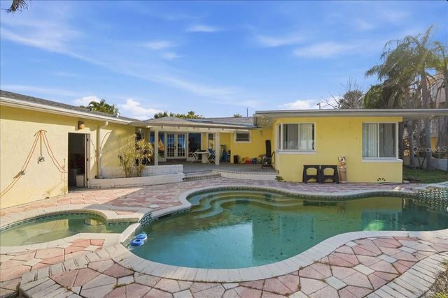 16007 GULF BOULEVARD, Redington Beach, FL 33708