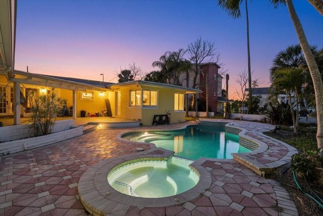 16007 GULF BOULEVARD, Redington Beach, FL 33708