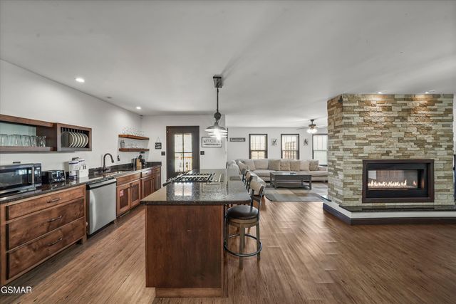 2784 Maplecrest Lane, Sevierville, TN 37876