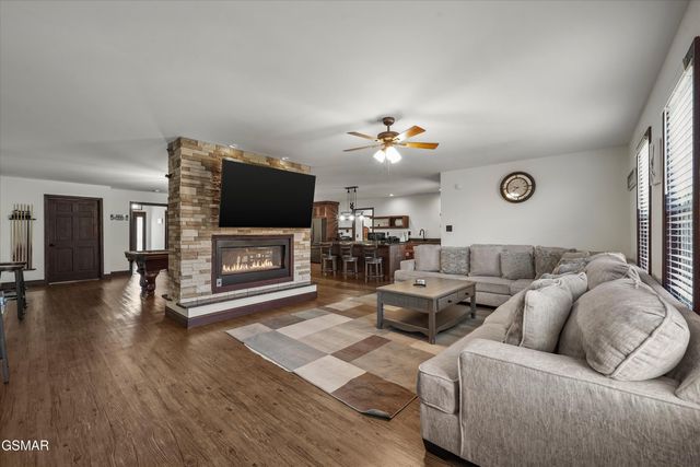 2784 Maplecrest Lane, Sevierville, TN 37876