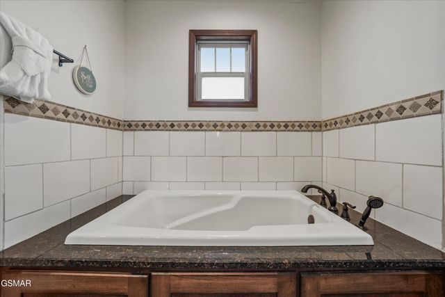 2784 Maplecrest Lane, Sevierville, TN 37876