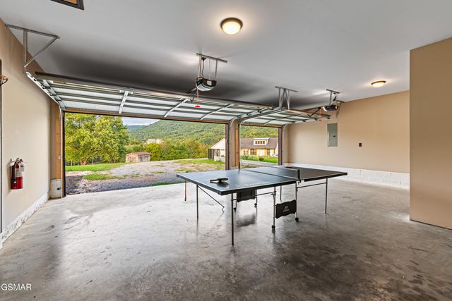 2784 Maplecrest Lane, Sevierville, TN 37876