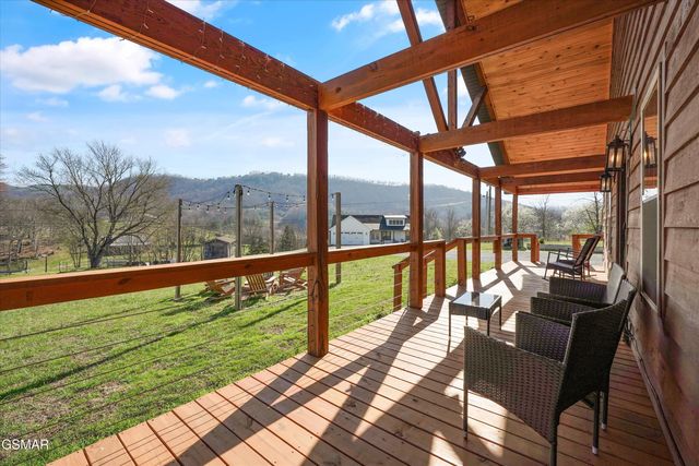 2784 Maplecrest Lane, Sevierville, TN 37876