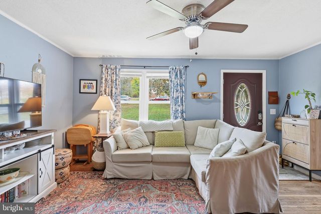 11006 DOE CIR, Fredericksburg, VA 22407