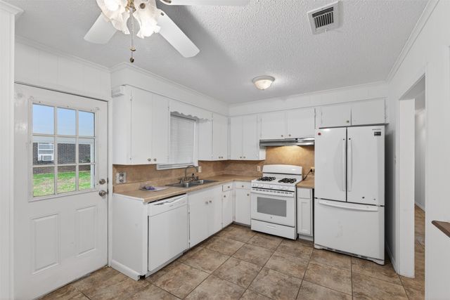1422 Lampkin Street, Bossier City, LA 71111