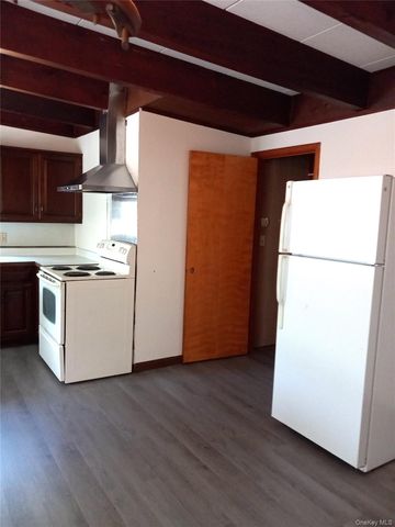 220-224 Hobbs Lane 220 224A 224B, Clinton Corners, NY 12514