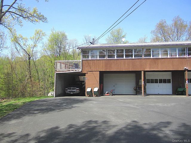 220-224 Hobbs Lane 220 224A 224B, Clinton Corners, NY 12514