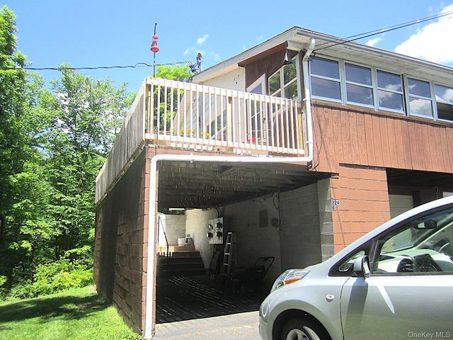 220-224 Hobbs Lane 220 224A 224B, Clinton Corners, NY 12514