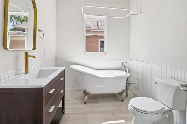 403 S Willomet Avenue, Dallas, TX 75208