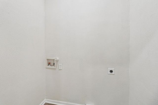 403 S Willomet Avenue, Dallas, TX 75208