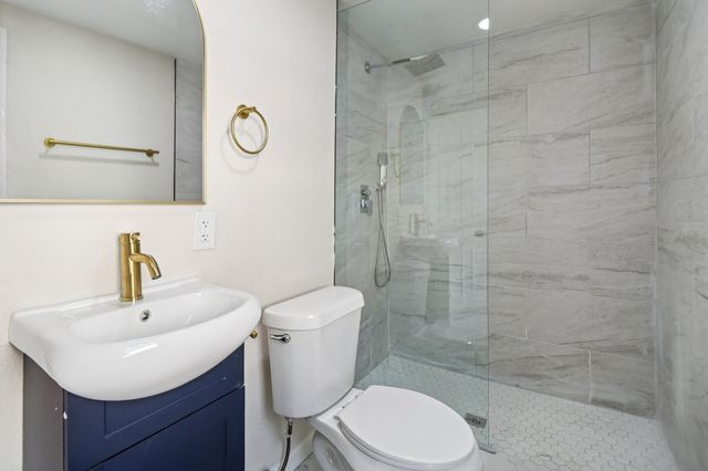 403 S Willomet Avenue, Dallas, TX 75208