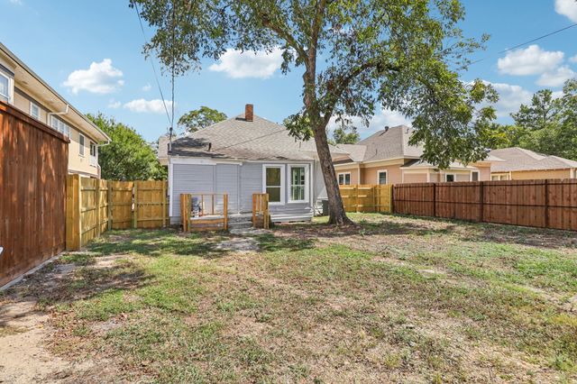 403 S Willomet Avenue, Dallas, TX 75208