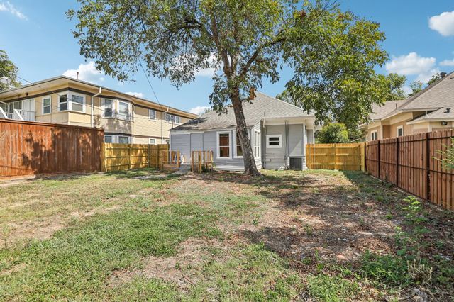 403 S Willomet Avenue, Dallas, TX 75208