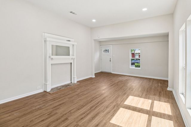 403 S Willomet Avenue, Dallas, TX 75208