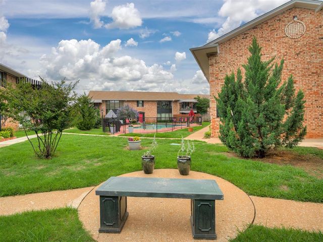 2527 NW 62nd Street 219, Oklahoma City, OK 73112