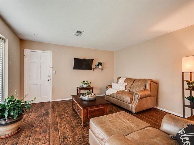 2527 NW 62nd Street 219, Oklahoma City, OK 73112