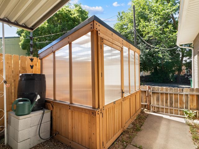 9 S 100 W, Kaysville, UT 84037