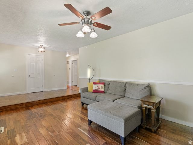 9 S 100 W, Kaysville, UT 84037