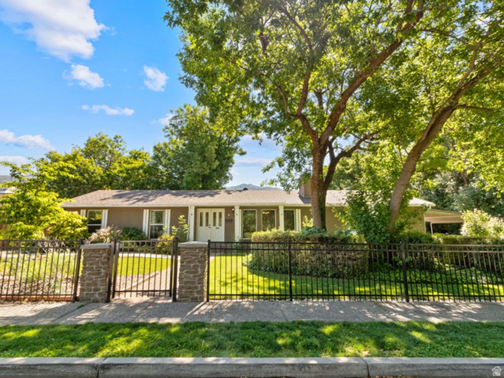 9 S 100 W, Kaysville, UT 84037