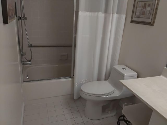 2580 NW 103rd Avenue 406, Sunrise, FL 33322