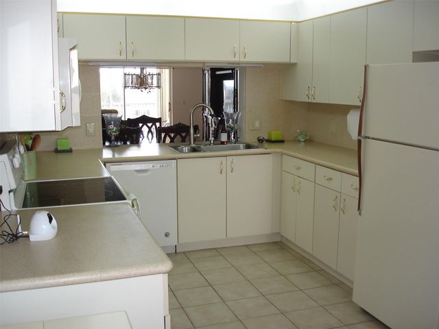 2580 NW 103rd Avenue 406, Sunrise, FL 33322