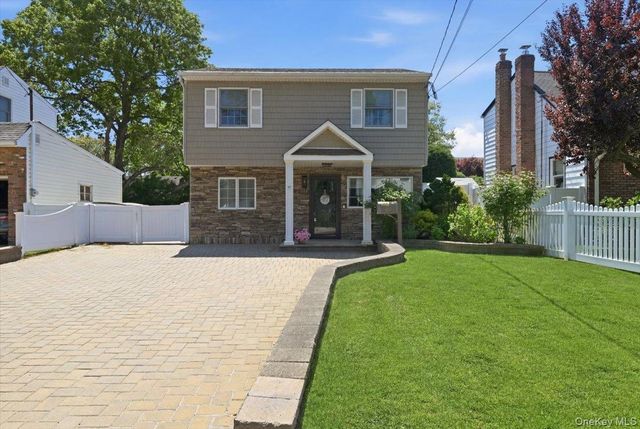 1924 Carroll Avenue, Merrick, NY 11566