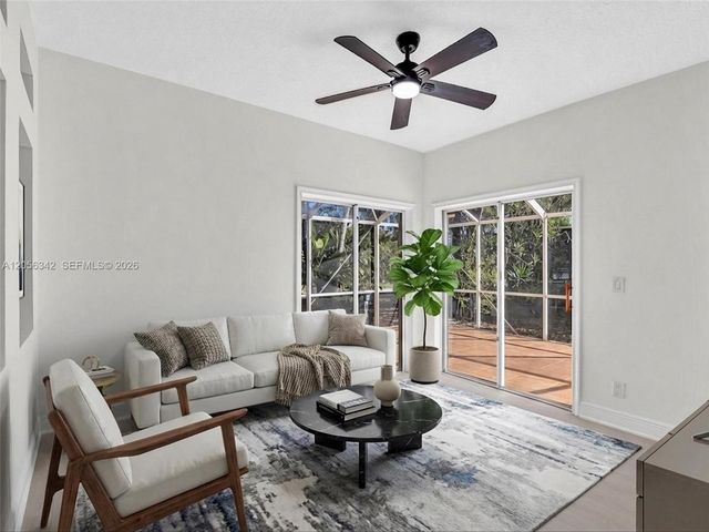 11407 Lakeview Dr, Coral Springs, FL 33071