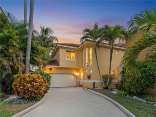 11407 Lakeview Dr, Coral Springs, FL 33071